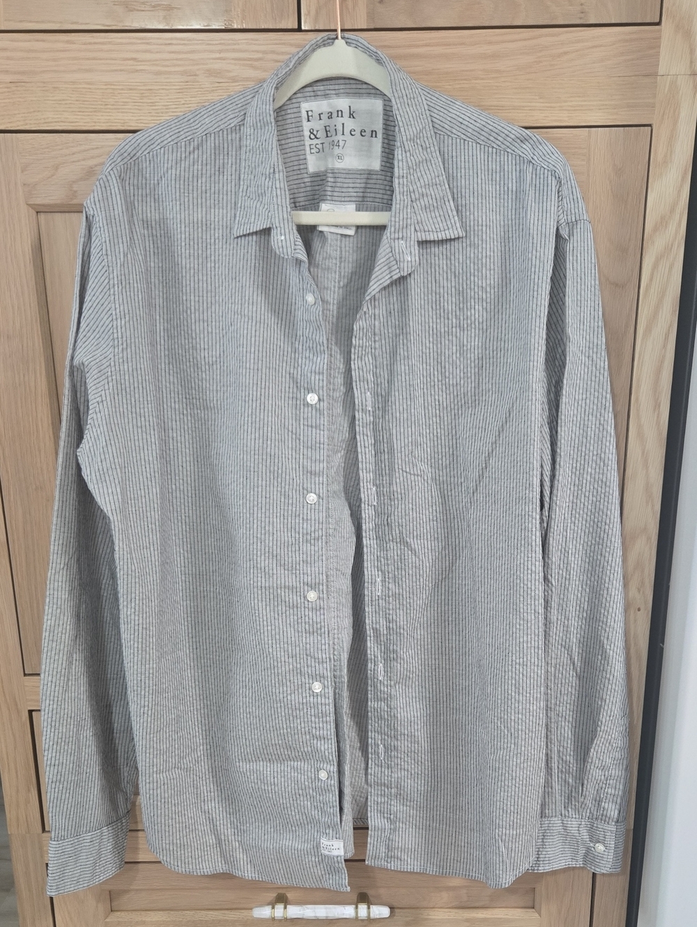 Frank & Eileen Men's Grey Pinstripe Cotton Button-Down Shirt